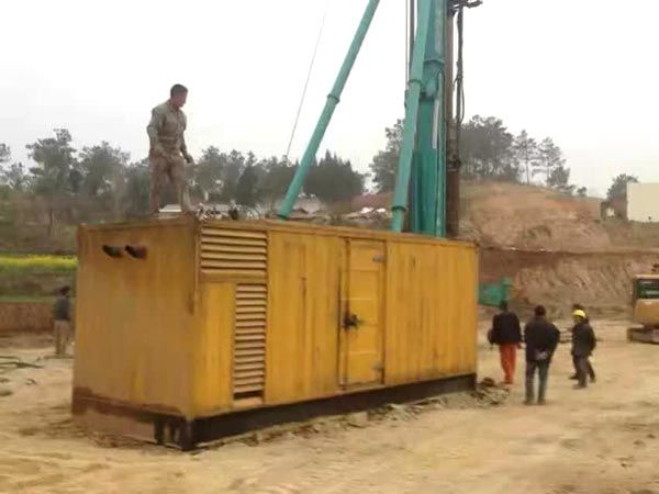 若羌如何判断水冷式机油散热器密封件是否需要更换？